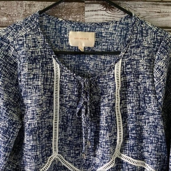 Skies are Blue Blouse‎ Size M - Picture 3 of 14